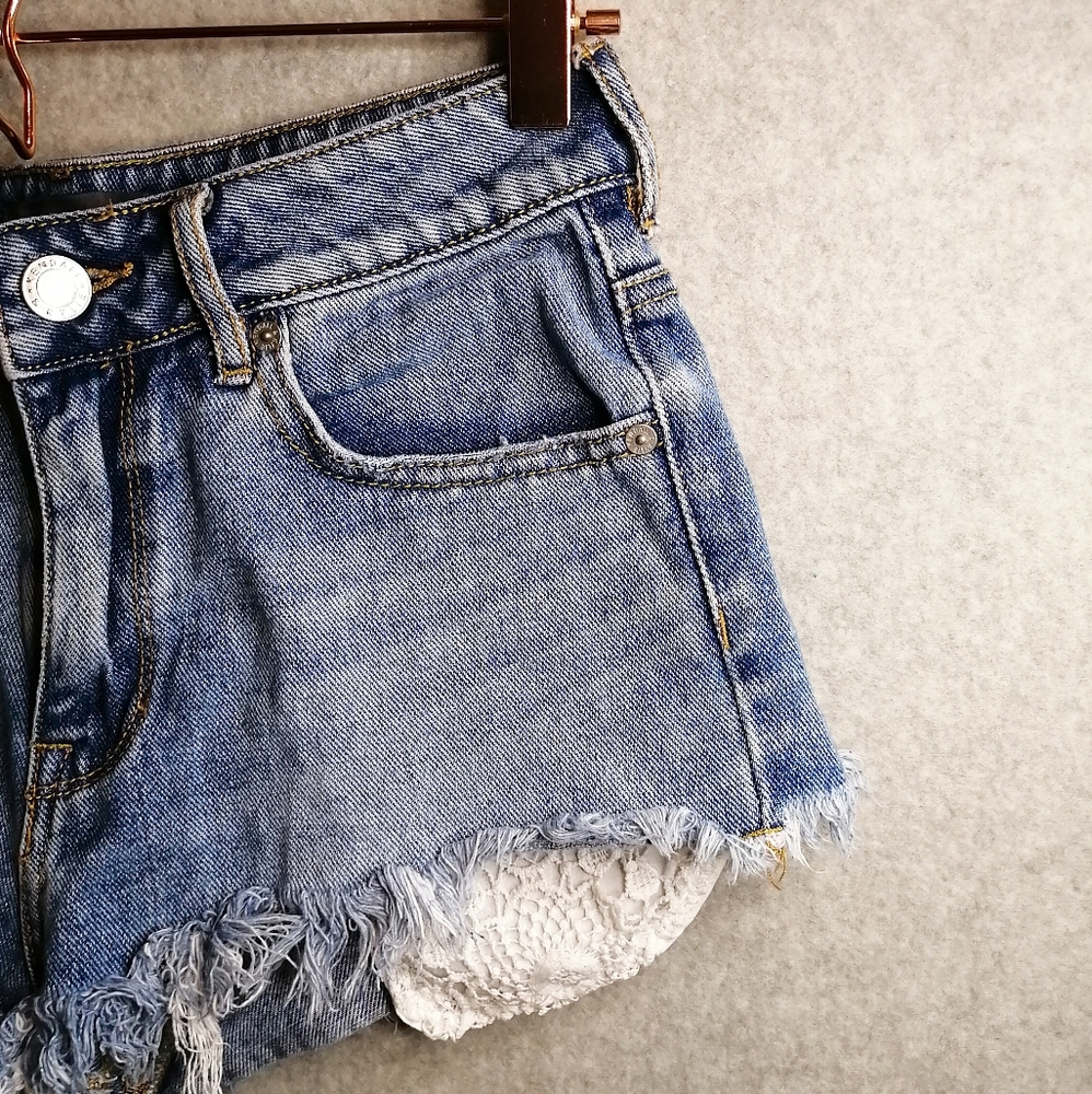 Kendall & Kylie Distressed Jean Shorts - Picture 3 of 7